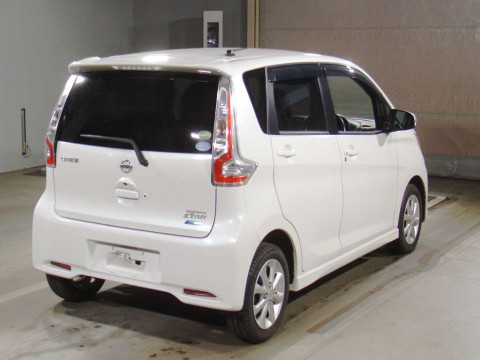 2016 Nissan DAYZ B21W[1]