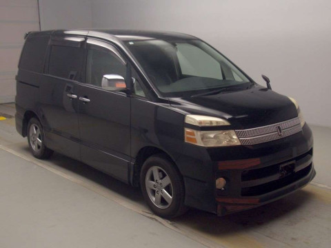 2006 Toyota Voxy AZR60G[2]