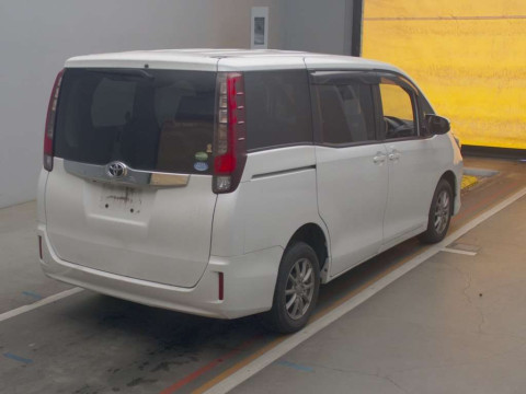 2015 Toyota Noah ZRR85G[1]