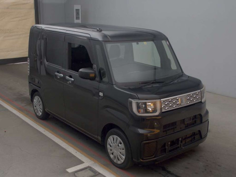 2016 Daihatsu Wake LA700S[2]