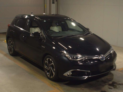 2016 Toyota Auris ZWE186H[2]