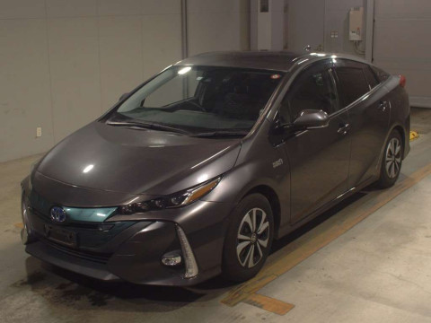 2017 Toyota Prius PHV ZVW52[0]