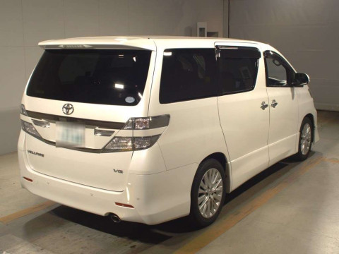 2013 Toyota Vellfire GGH20W[1]