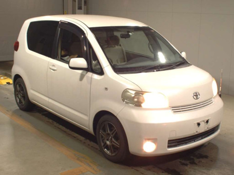 2009 Toyota Porte NNP10[2]