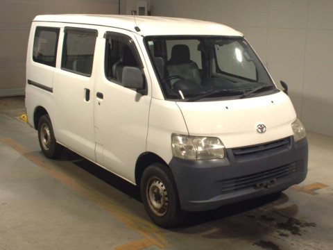 2010 Toyota Townace Van S402M[2]