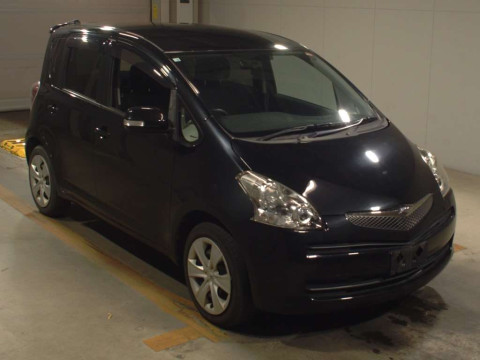 2010 Toyota Ractis NCP100[2]