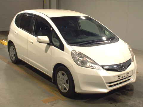 2010 Honda Fit Hybrid GP1[2]