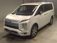 2020 Mitsubishi Delica D5