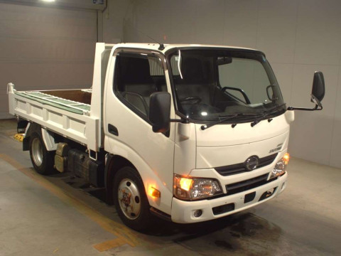 2017 Hino DUTRO XZU675T[2]