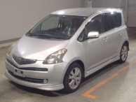 2005 Toyota Ractis