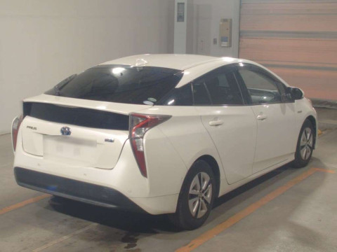 2015 Toyota Prius ZVW51[1]