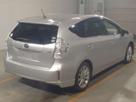 2014 Toyota Prius alpha ZVW40W[1]