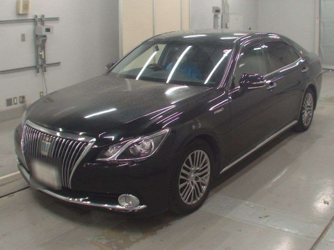 2014 Toyota Crown Majesta GWS214[0]