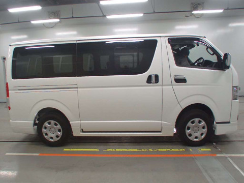 2023 Toyota Hiace Van GDH206V[2]