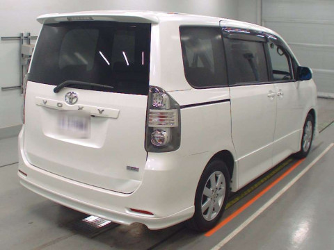 2008 Toyota Voxy ZRR70W[1]