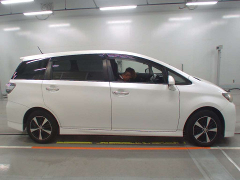 2014 Toyota Wish ZGE20W[2]