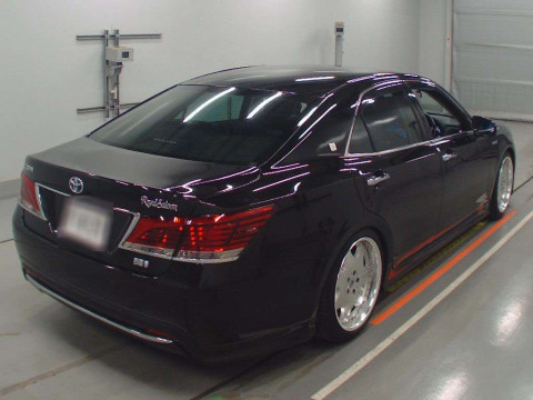 2013 Toyota Crown Hybrid AWS210[1]