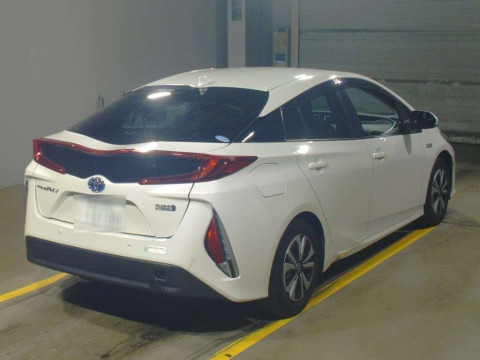 2019 Toyota Prius PHV ZVW52[1]