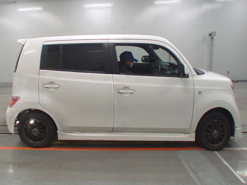 2006 Toyota bB QNC20[2]