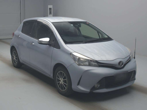 2015 Toyota Vitz NSP130[2]