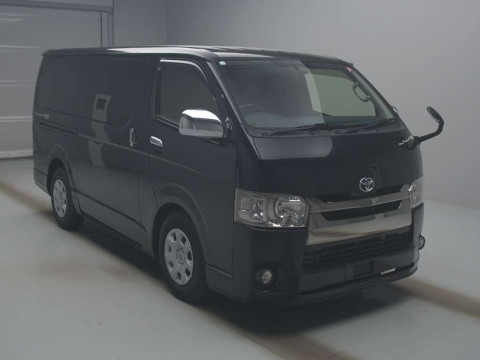 2015 Toyota Hiace Van TRH200V[2]