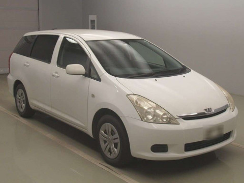 2004 Toyota Wish ZNE10G[2]