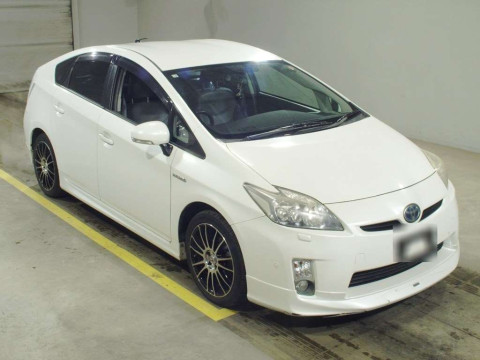 2010 Toyota Prius ZVW30[2]