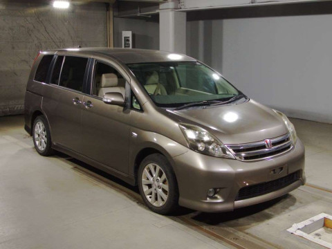 2010 Toyota Isis ZGM11W[2]