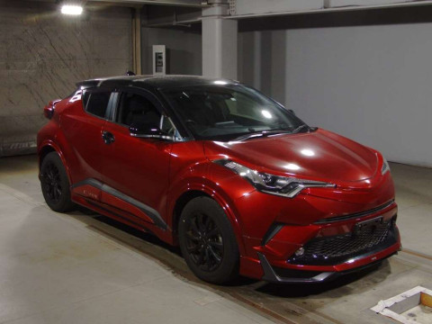 2018 Toyota C-HR NGX50[2]