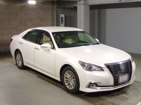 2017 Toyota Crown GRS210[2]