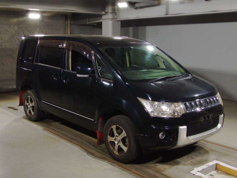 2009 Mitsubishi Delica D5 CV5W[2]