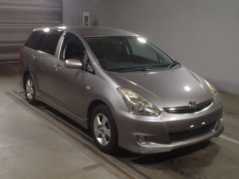 2006 Toyota Wish ZNE10G[2]