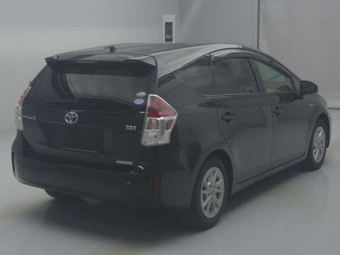 2015 Toyota Prius alpha ZVW41W[1]