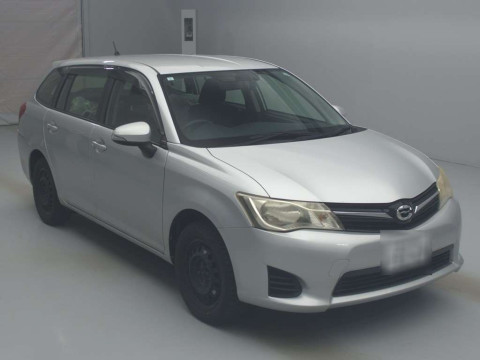 2013 Toyota Corolla Fielder NZE164G[2]