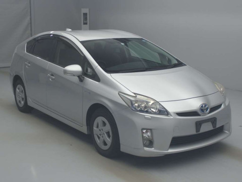 2011 Toyota Prius ZVW30[2]