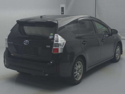 2012 Toyota Prius alpha ZVW41W[1]