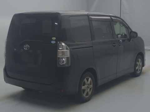 2010 Toyota Voxy ZRR70G[1]