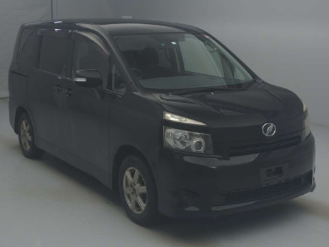 2010 Toyota Voxy ZRR70G[2]