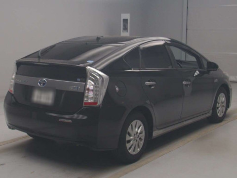 2015 Toyota Prius PHV ZVW35[1]