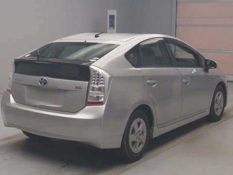 2010 Toyota Prius ZVW30[1]