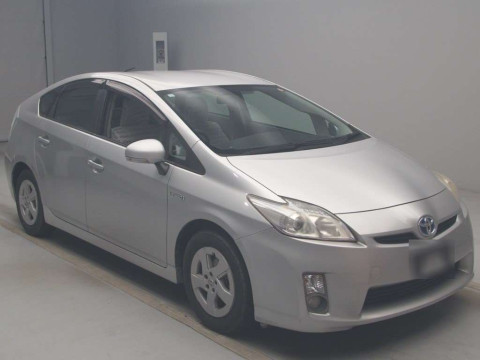 2010 Toyota Prius ZVW30[2]