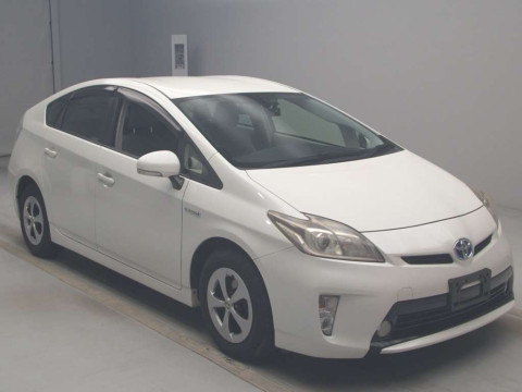 2012 Toyota Prius ZVW30[2]