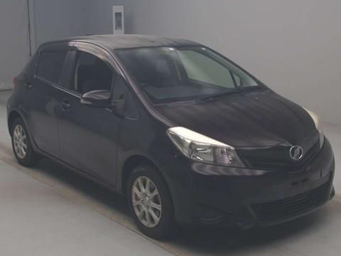 2014 Toyota Vitz NSP130[2]