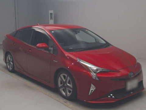 2016 Toyota Prius ZVW51[2]