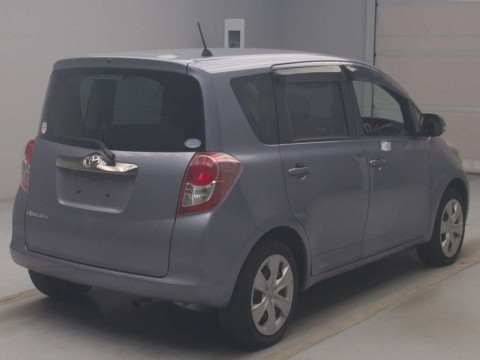 2010 Toyota Ractis SCP100[1]