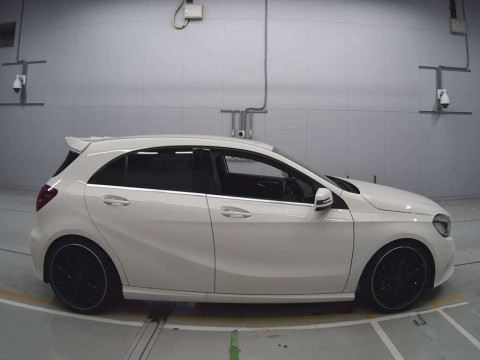 2017 Mercedes Benz A-Class 176042[2]