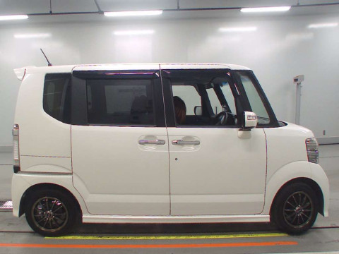 2014 Honda N-BOX CUSTOM JF1[2]