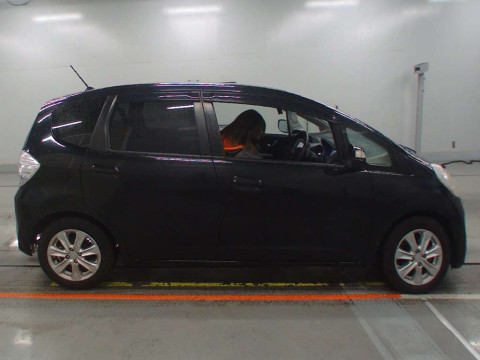 2011 Honda Fit Hybrid GP1[2]