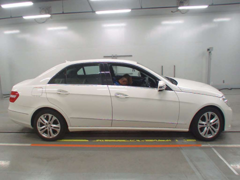 2010 Mercedes Benz E-Class 212056C[2]