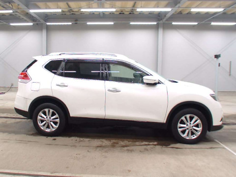 2015 Nissan X-Trail NT32[2]